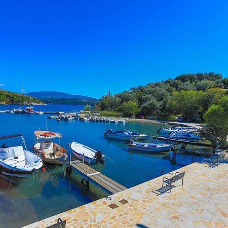 Theophilos Dio Agios Stefanos  Exteriör bild